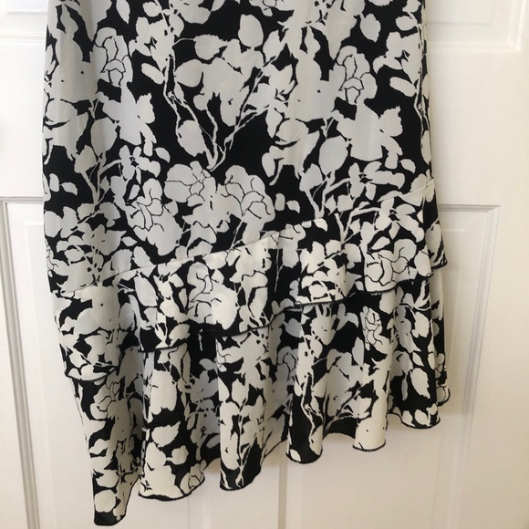 Sam Edelman Asymmetrical Black and White Floral Ruffle Sleeve Dress size 8 - Picture 4 of 11